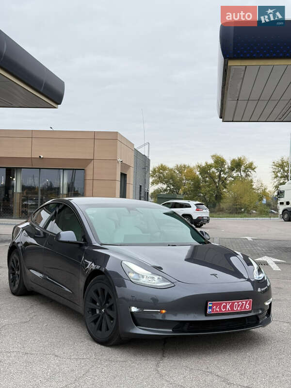Tesla Model 3 2021