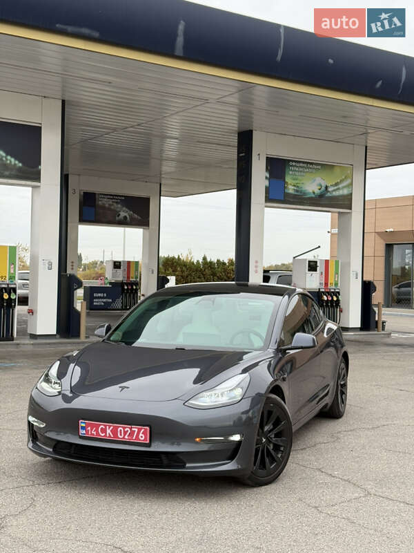 Седан Tesla Model 3 2021 в Дніпрі