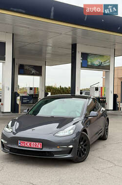 Седан Tesla Model 3 2021 в 