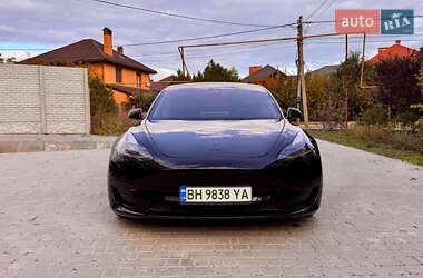 Седан Tesla Model 3 2022 в 