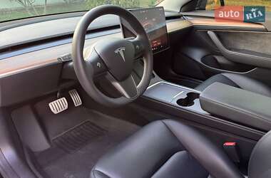 Седан Tesla Model 3 2022 в 