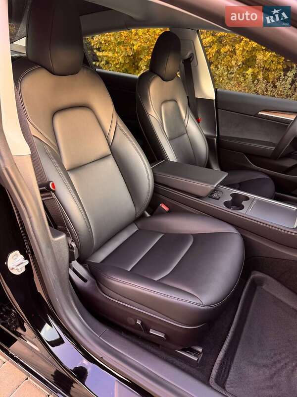 Седан Tesla Model 3 2022 в Одесі