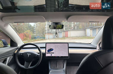 Седан Tesla Model 3 2021 в Киеве