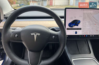 Седан Tesla Model 3 2021 в Киеве