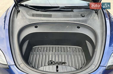 Седан Tesla Model 3 2021 в Киеве