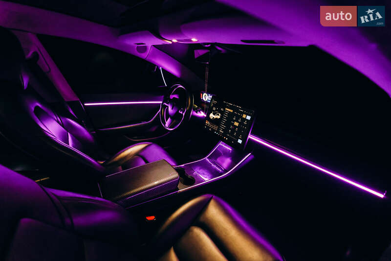 Седан Tesla Model 3 2019 в Львові