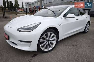 Седан Tesla Model 3 2019 в 