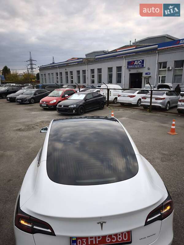 Седан Tesla Model 3 2019 в Киеве фото 13 Седан Tesla Model 3 2019 в Киеве