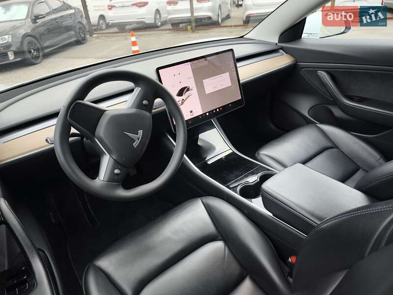 Седан Tesla Model 3 2019 в Киеве фото 48 Седан Tesla Model 3 2019 в Киеве