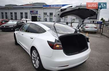 Седан Tesla Model 3 2019 в 