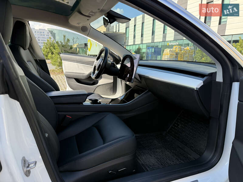 Седан Tesla Model 3 2019 в Хмельницком