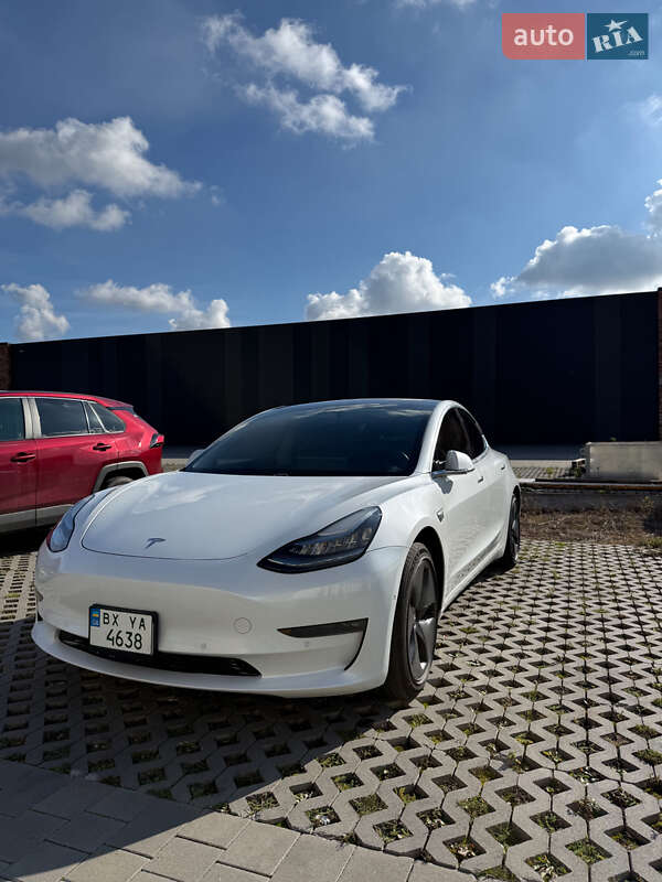Седан Tesla Model 3 2019 в Хмельницком
