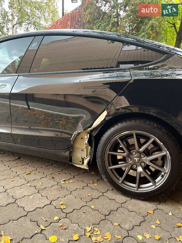 Седан Tesla Model 3 2023 в Харькове