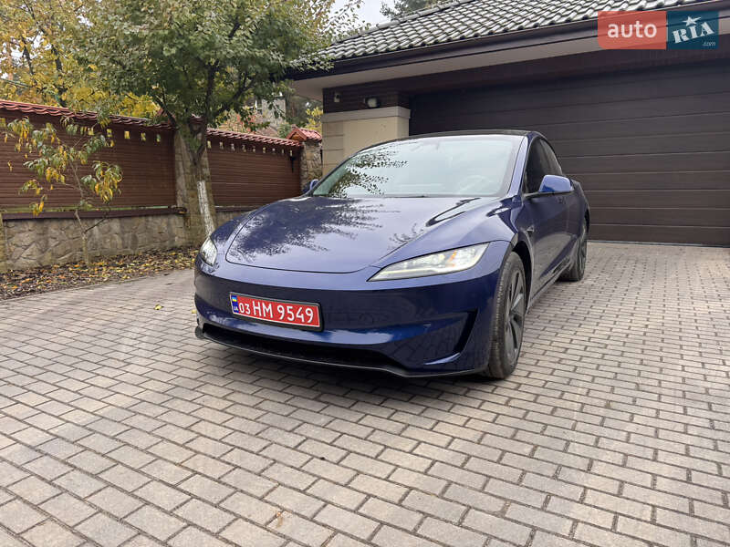 Седан Tesla Model 3 2024 в Львові