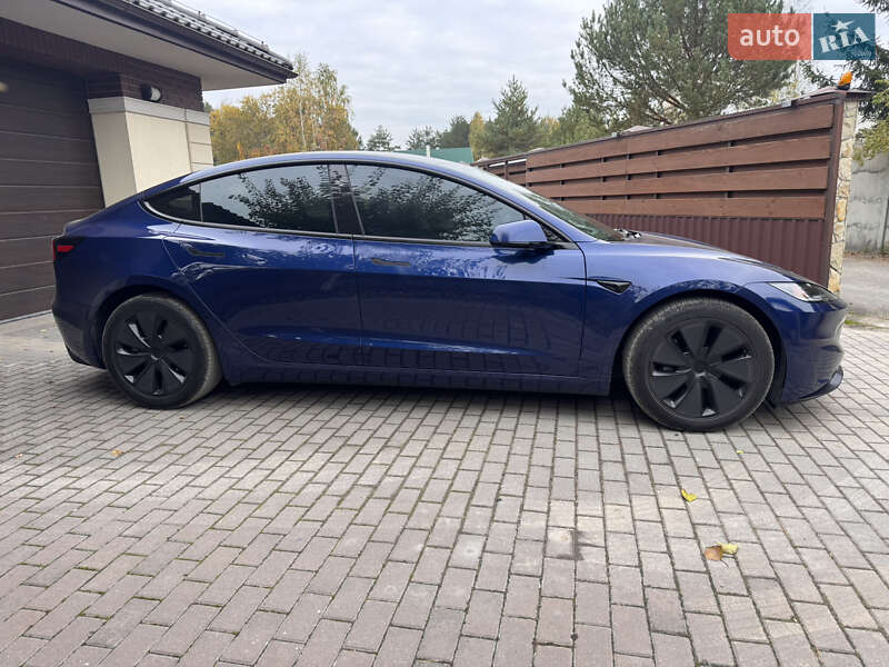 Седан Tesla Model 3 2024 в Львові