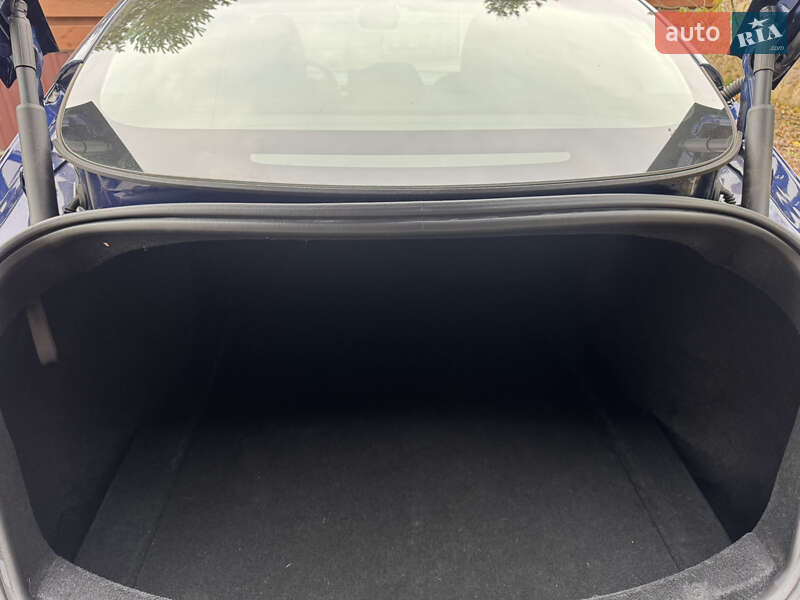 Седан Tesla Model 3 2024 в Львові