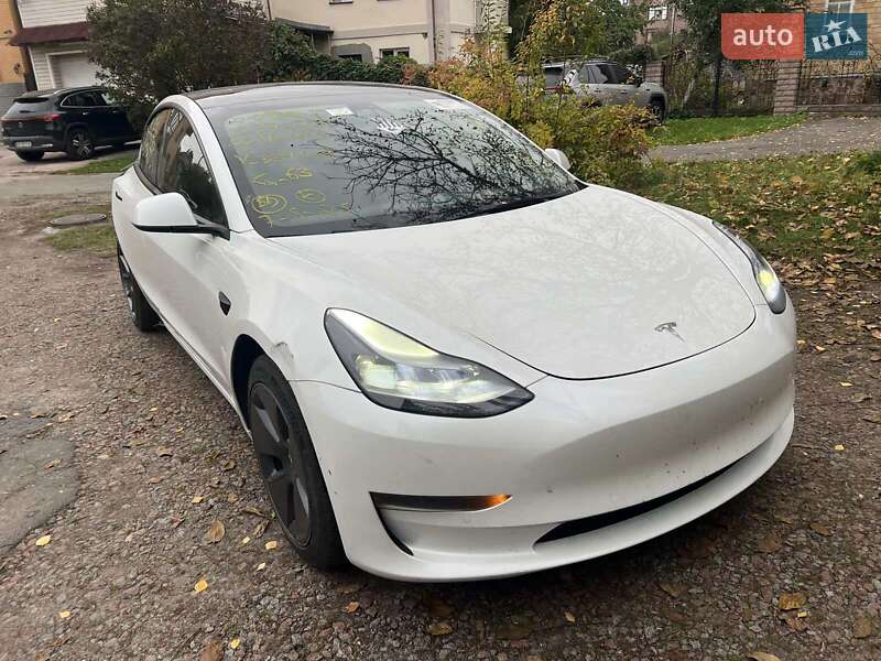 Седан Tesla Model 3 2022 в Києві