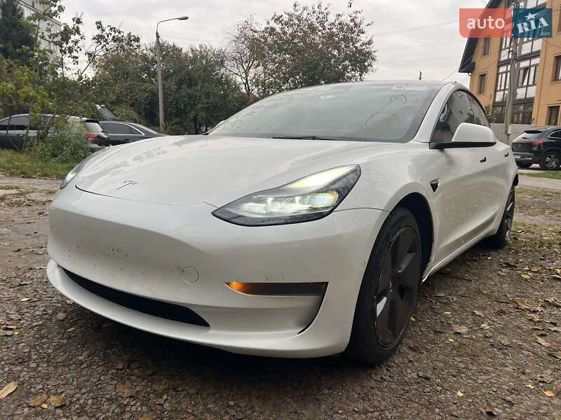Tesla Model 3 2022