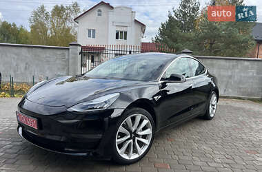 Седан Tesla Model 3 2019 в Львові