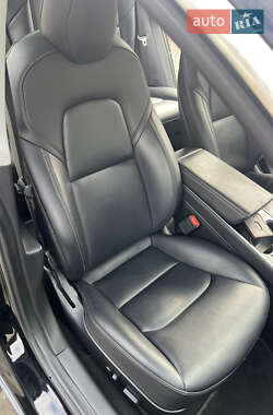 Седан Tesla Model 3 2019 в 