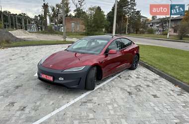 Седан Tesla Model 3 2024 в 