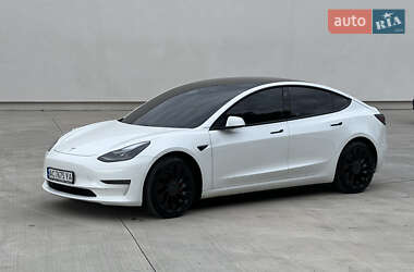 Седан Tesla Model 3 2021 в Луцке