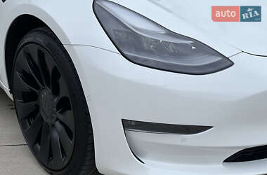 Седан Tesla Model 3 2021 в Луцке