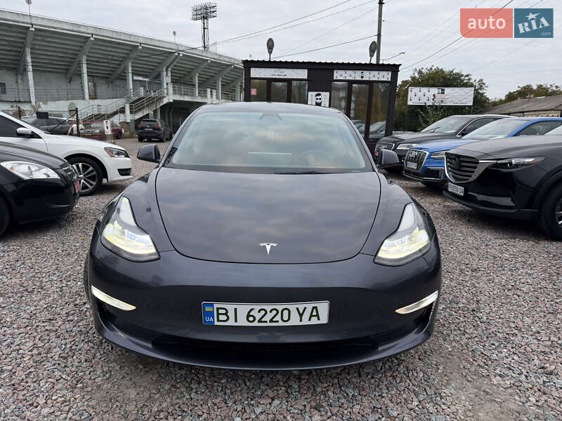 Седан Tesla Model 3 2021 в Полтаве