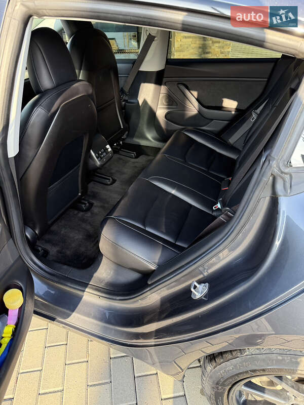 Седан Tesla Model 3 2018 в Виноградове