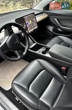 Седан Tesla Model 3 2019 в 