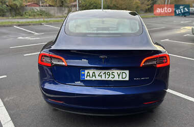 Седан Tesla Model 3 2020 в 