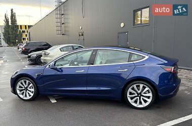 Седан Tesla Model 3 2020 в 