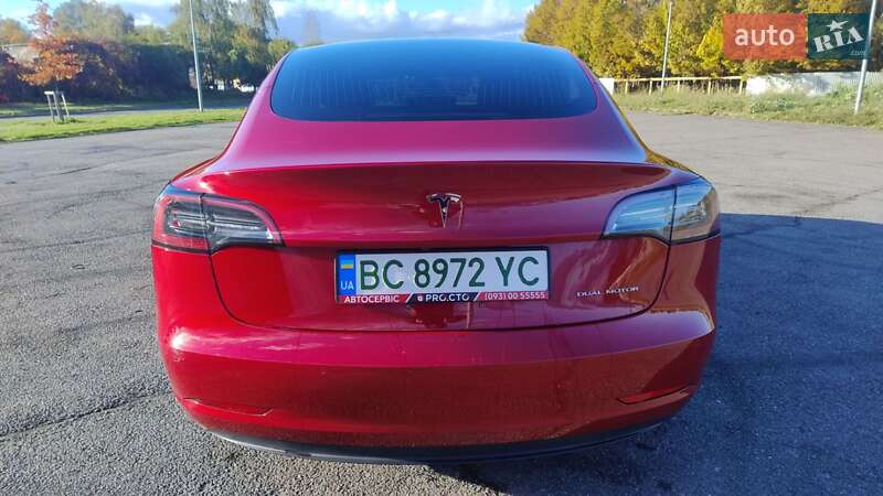 Седан Tesla Model 3 2018 в Львове