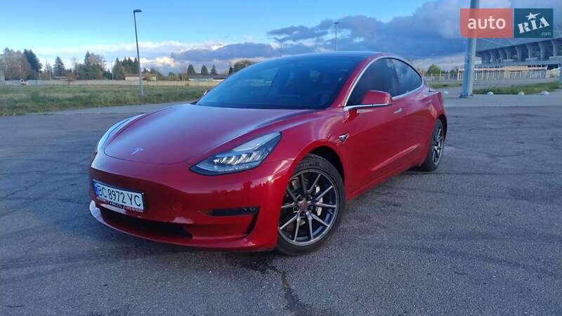Седан Tesla Model 3 2018 в 