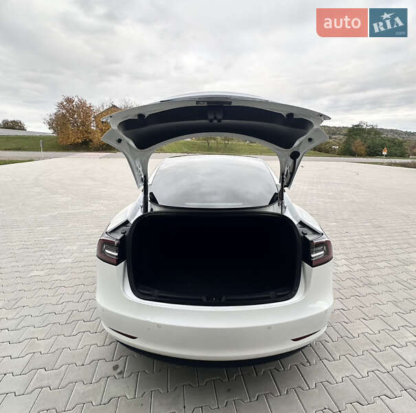 Седан Tesla Model 3 2020 в Черновцах фото 12 Седан Tesla Model 3 2020 в Черновцах
