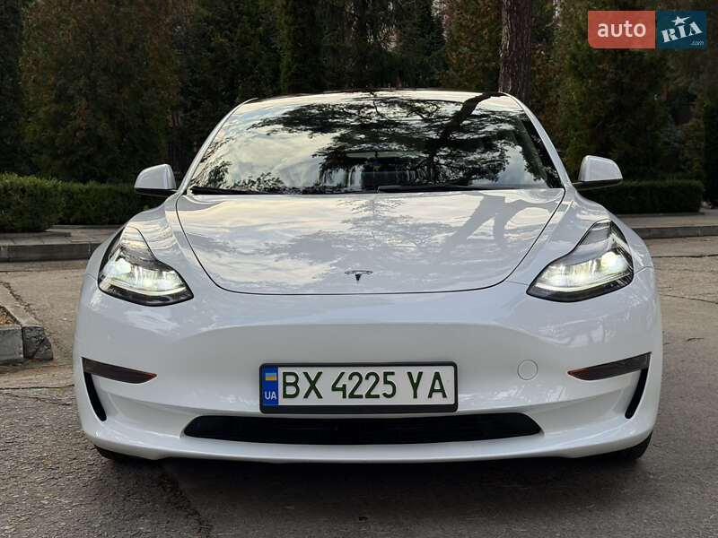 Седан Tesla Model 3 2022 в Нетешине фото 11 Седан Tesla Model 3 2022 в Нетешине