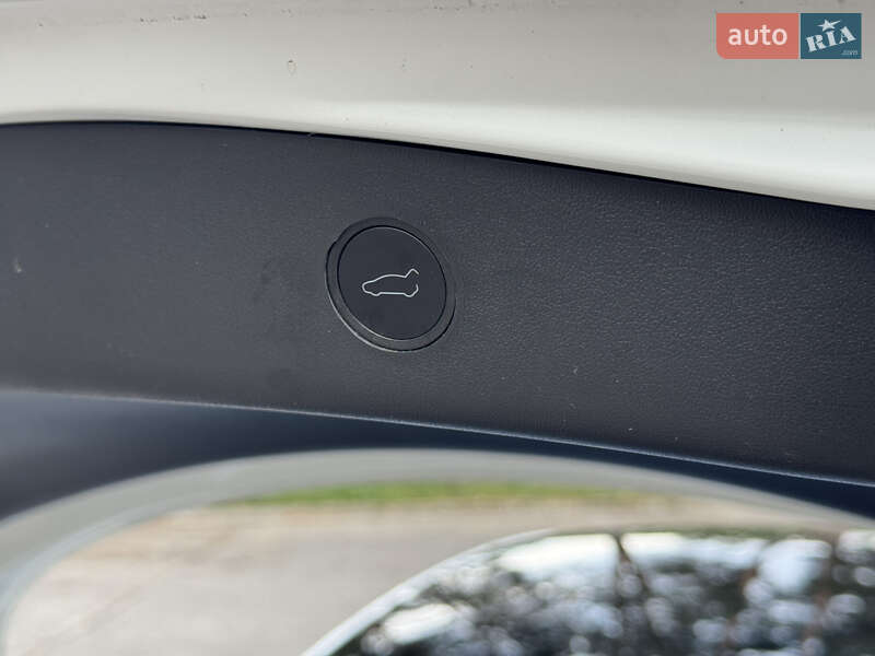 Седан Tesla Model 3 2022 в Нетешине фото 15 Седан Tesla Model 3 2022 в Нетешине