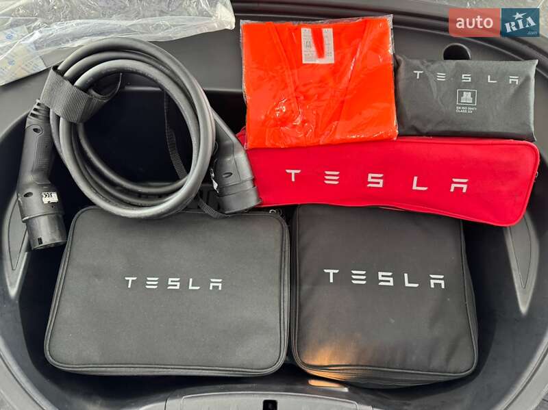 Седан Tesla Model 3 2021 в Киеве фото 18 Седан Tesla Model 3 2021 в Киеве