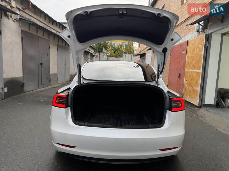 Седан Tesla Model 3 2021 в Киеве фото 26 Седан Tesla Model 3 2021 в Киеве