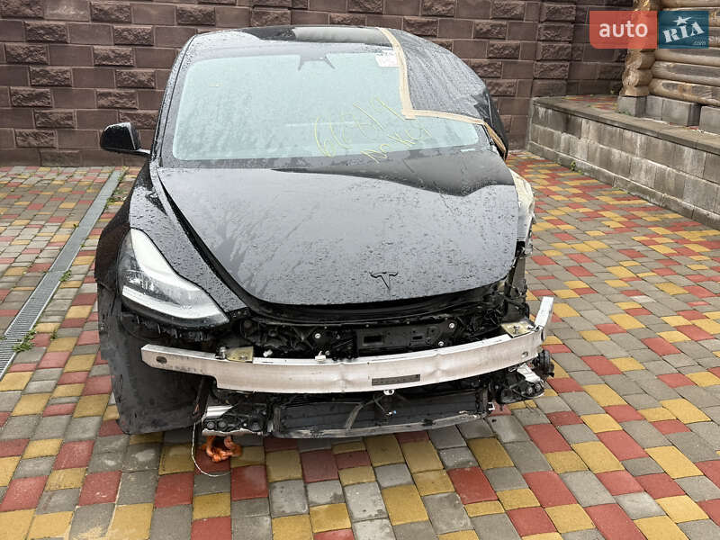 Седан Tesla Model 3 2020 в Ровно