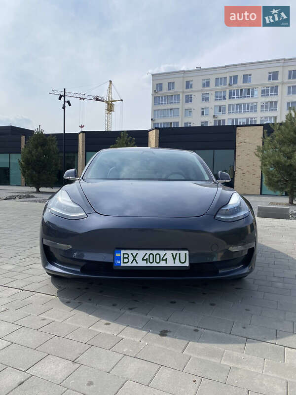 Седан Tesla Model 3 2019 в Хмельницком
