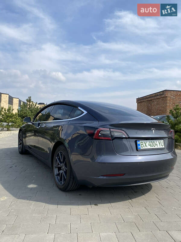 Седан Tesla Model 3 2019 в Хмельницком
