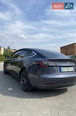 Седан Tesla Model 3 2019 в 