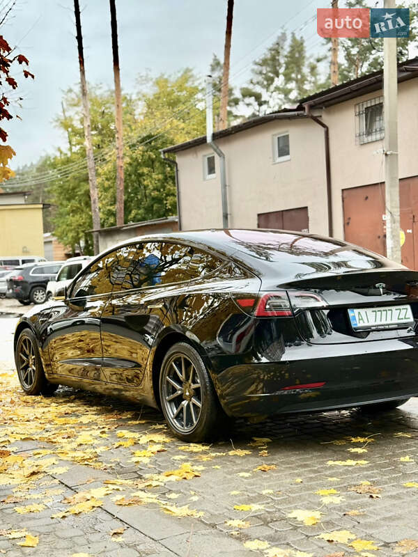 Седан Tesla Model 3 2018 в Ірпені
