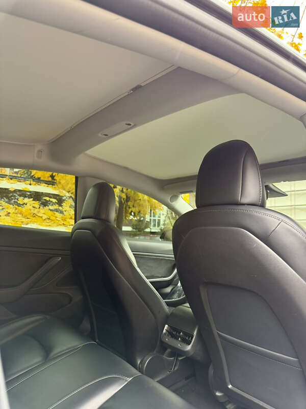 Седан Tesla Model 3 2018 в Ірпені