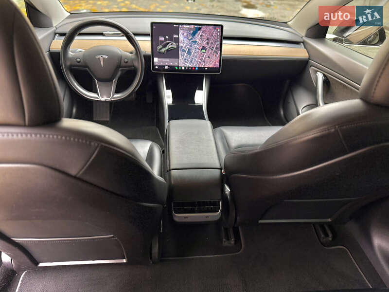 Седан Tesla Model 3 2018 в Ірпені