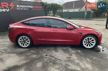 Седан Tesla Model 3 2022 в 