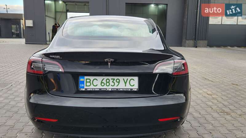 Седан Tesla Model 3 2019 в Благовещенском