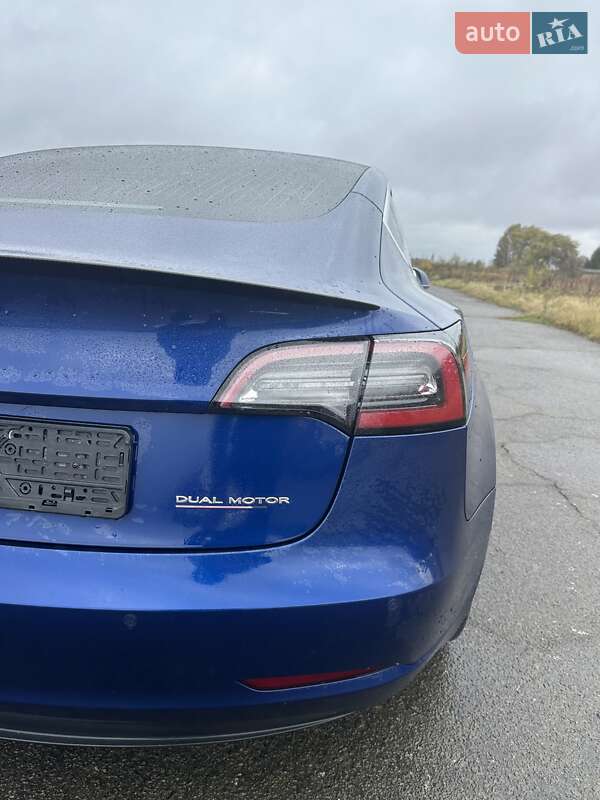 Седан Tesla Model 3 2019 в Березному