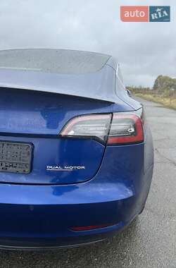 Седан Tesla Model 3 2019 в 